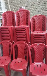 ۸۶ عدد صندلی پلاستیکی ناصر استفاده نشده