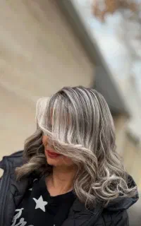 کارآموز سالن زیبایی
