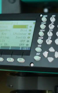 دوربین نقشه برداری با رابط کاربری و منوی لایکا