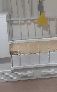 تخت و کمد کودک سالم