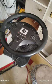 2عدد فرمان بازی به همراه گاز و دنده