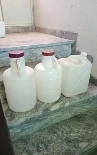 20لیتری و دوعدد دبه سالم