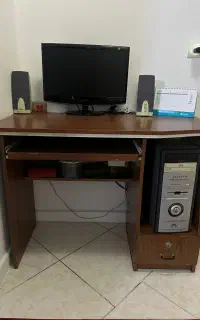 کیس و مانیتور کامپیوتر