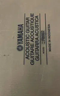 گیتار یاماها c70 کاملا نو با جعبه بدون خط خش
