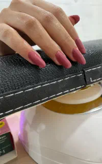 آموزش کاشت ناخن