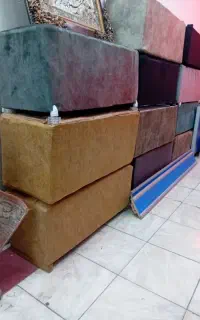 صندلی یا نیمکت همان پاف نو هستن در رنگهای مختلف