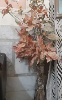 گلدان و گل