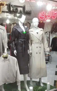 دونفر فروشنده خانم