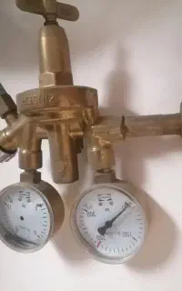 یک سری وسایل برشکاری