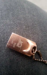 فلش64گیگ درحد نوسرعت بالا