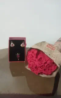 گوشوار و گردنبند