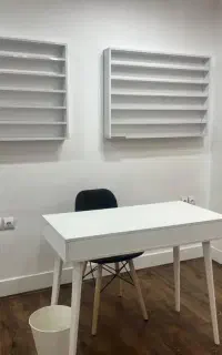 لوازم سالن زیبایی تخت کانتر صندلی آیینه استند لاک