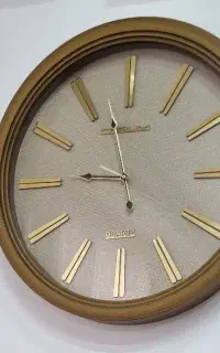 ساعت دیواری (قطر ۶۰ سانت)