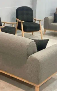 مبل.  آیسان.   سی متر نرسیده به فلامینگو