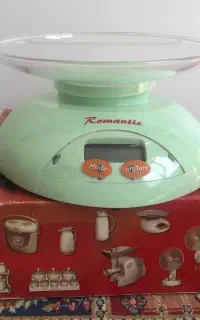 ترازو آشپزخانه رمانتیک رنگ سبز پاستیلی