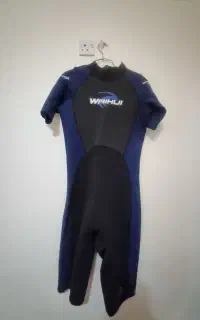 لباس غواصی در حد نو