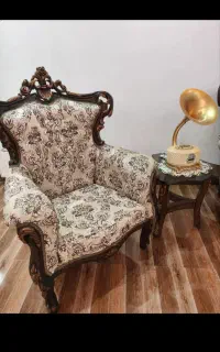 یک دست مبل سلطنتی