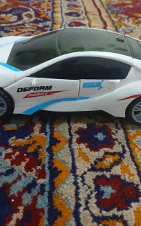 اسباب بازی ماشین رباتیک.