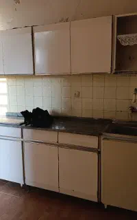 نظم دهنده ظروف و کابینت و سینک و سنگ و شیر آب
