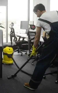 نظافتکار ساعتی ۱۵۰تومن