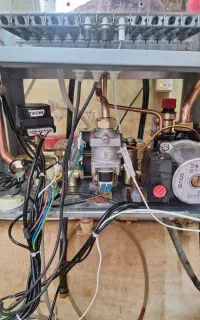 نصب وتعمیر پکیج ابگرمکن پمپ اب  کولر  تصفیه اب