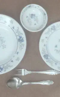 ظروف و قاشق و چنگال