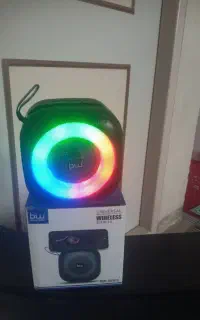 اسپیکر  اصلی بسیار صدای قویی دارد نونو