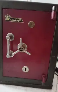 گاو صندوق ب فروش میرسد.