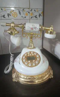 تلفن رو میزی