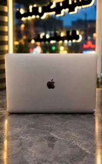 مک بوک پرو i9