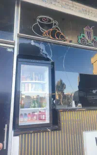 به دو عدد شاگرد برای کار در کافه نیازمندیم