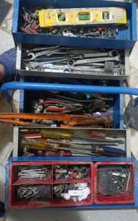 جعبه پر از ابزار
