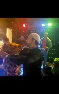 گروه موسیقی و سورپرایز تولد