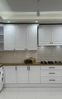 کاشی کاری سرامیک بین کابینتی خورده کاری باچسب ملات