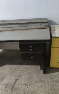 میز اداری به همراه فایل