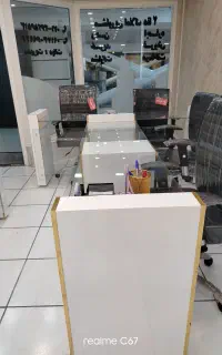 میز و صندلی نو و لوکس مناسب کسب و کار