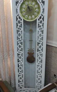 ساعت بلند باچوب گردو تمیز درحدنو