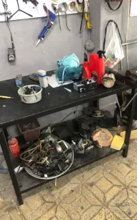 میزکار فلزی کارگاه به همراه گیره