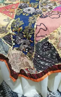 رومیزی هندی با ساتن بزرگ