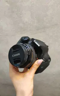 دوربین کنون 700d + لنز 50mm f 1.4