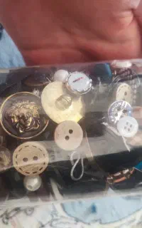 تعداد زیادی دکمه نو