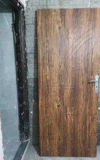 درب آهنی و درب داخلی و پنجره دوجداره