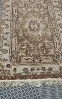 فرش و کناره فرش