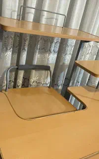 میز کامپیوتر چوبی در حد نو