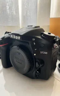 دوربین nikon d7200 در حد اک (همراه دو لنز)