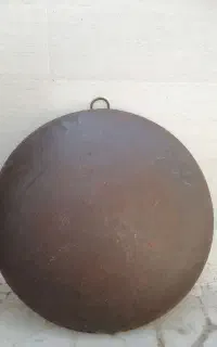 تابه بزرگ قدیمی سنگین (نان تیری)
