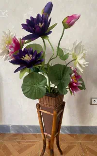 گلدان با گل