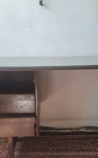 کتابخانه و میز تحریر