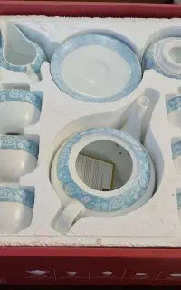 سرویس چایخوری چینی زرین ۱۷ پارچه نو و آک
