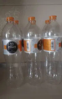 شیشه پلاستیکی آب معدنی